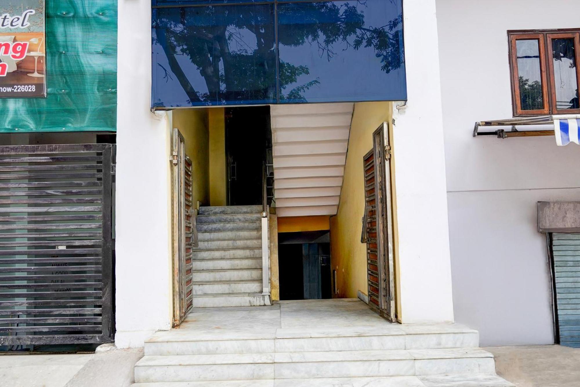 Super Collection O Govind Vihar Matiyari Formerly Saffron Chinhat Exterior foto