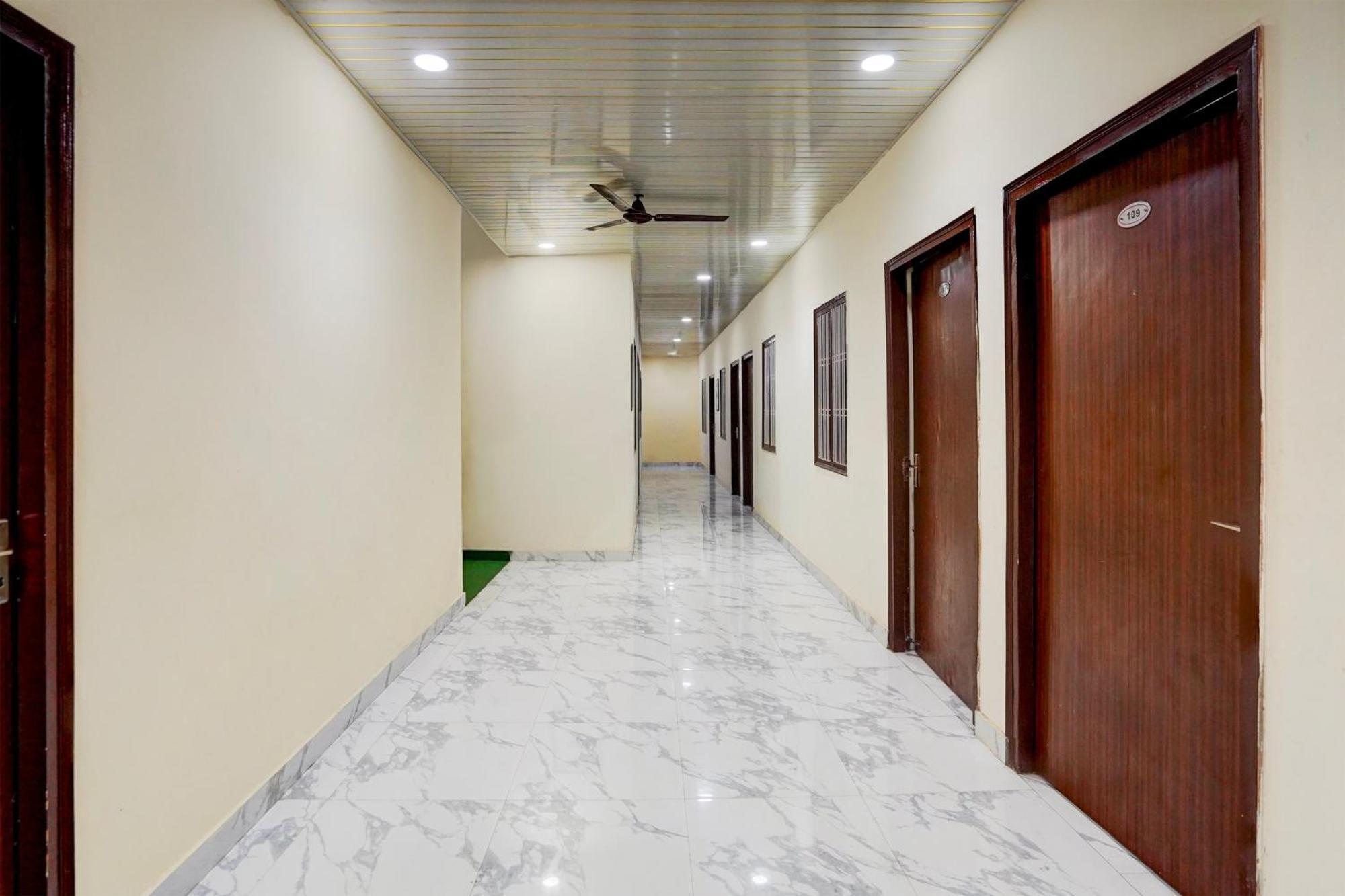 Super Collection O Govind Vihar Matiyari Formerly Saffron Chinhat Exterior foto