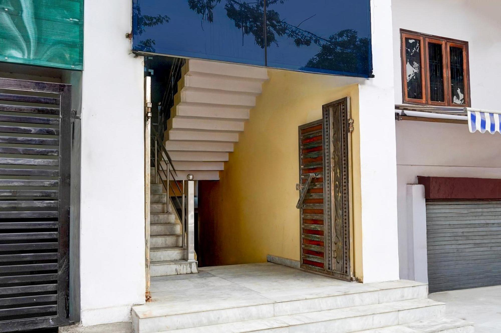 Super Collection O Govind Vihar Matiyari Formerly Saffron Chinhat Exterior foto